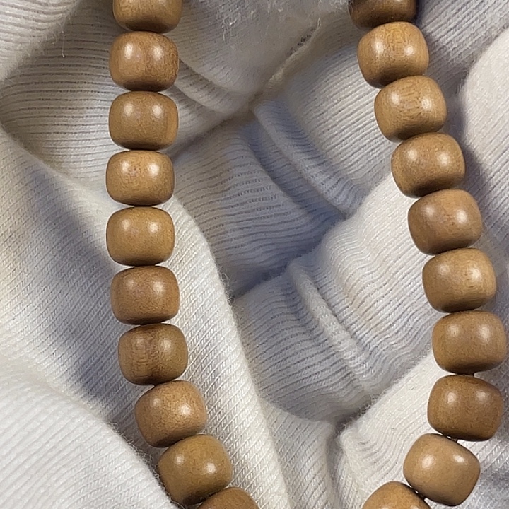 L***g木质类老山檀6*7手串