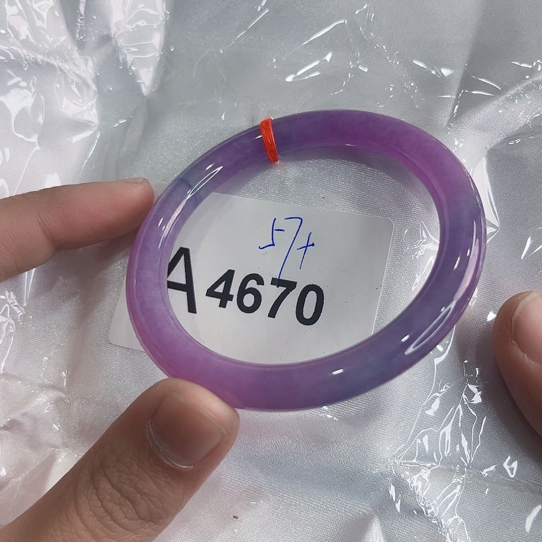 翡翠手镯未镶嵌多样性