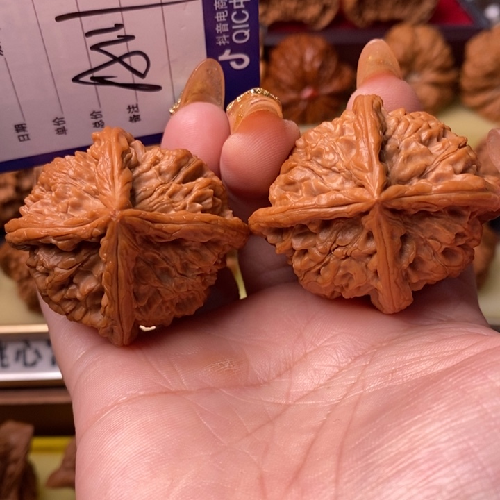 把件桃核精品大四棱