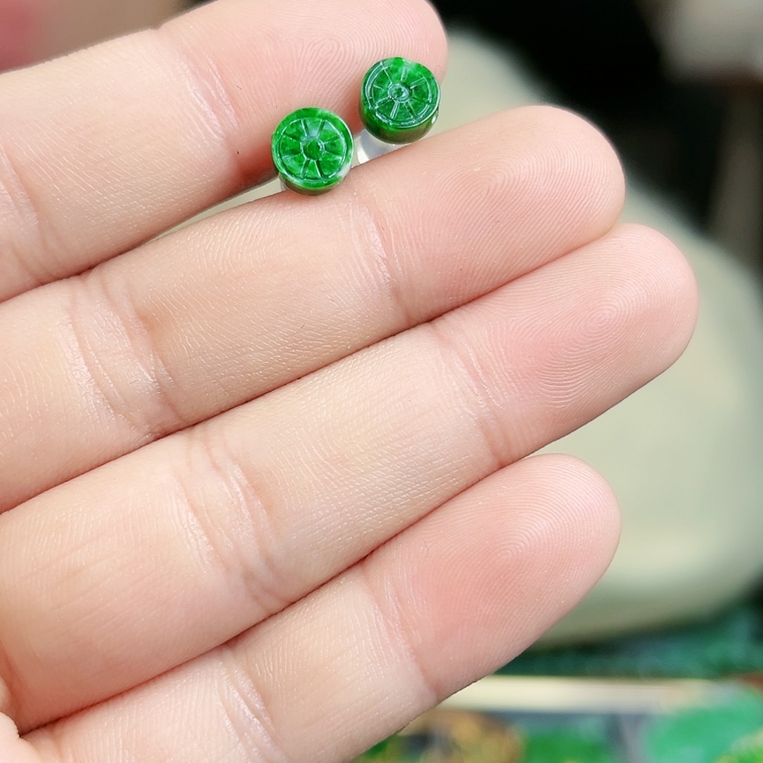 翡翠颈饰18K金镶嵌耳饰