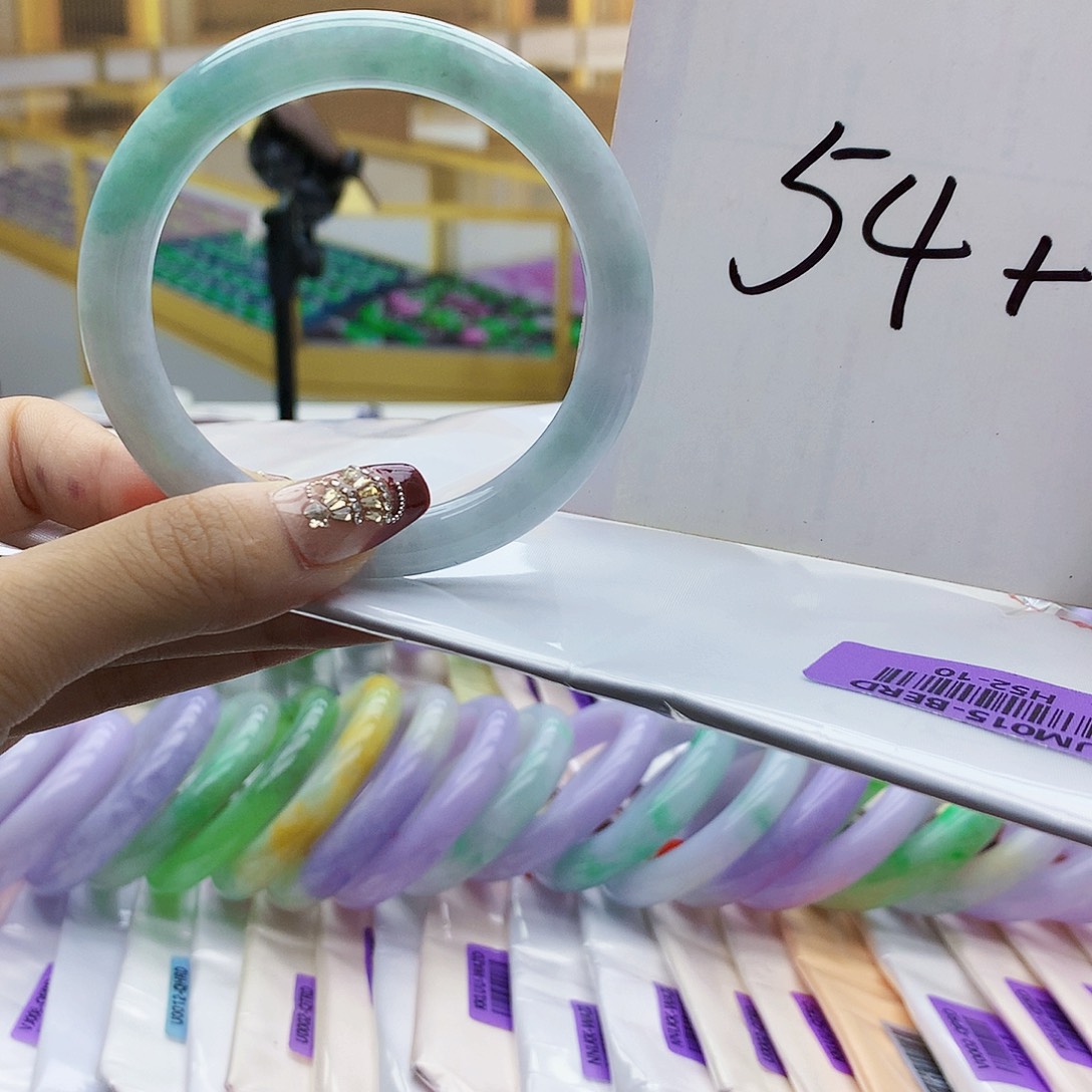 翡翠未镶嵌手镯bbn