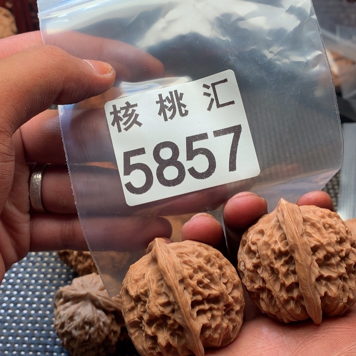 吊坠文玩核桃金麒麟