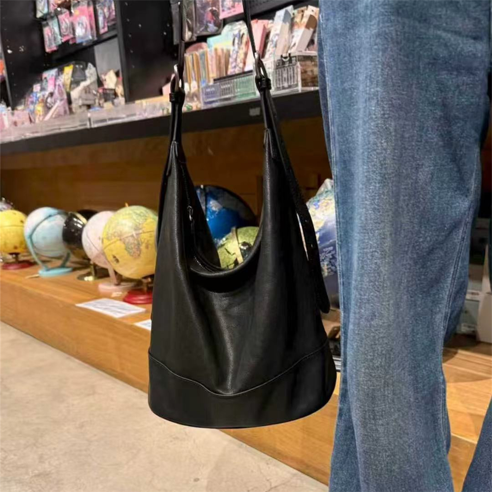 明星同款塌塌包大容量水桶包女包植鞣羊皮通勤包新款单肩斜挎包