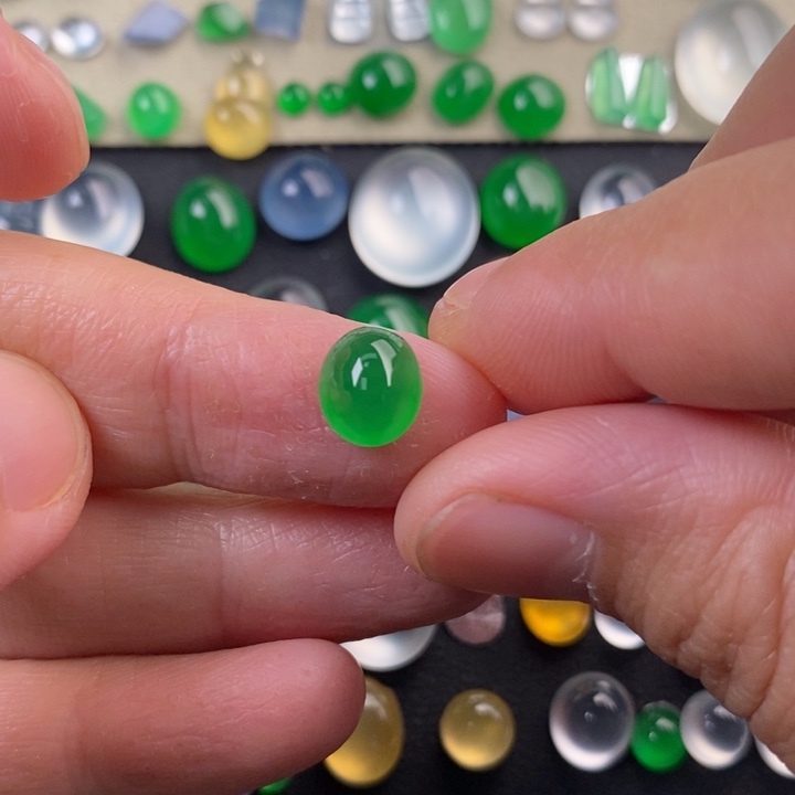 珊***定制翡翠未镶嵌翡翠