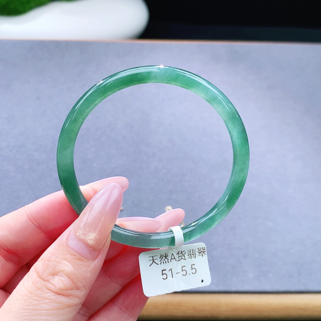 未镶嵌手镯（圆镯）翡翠