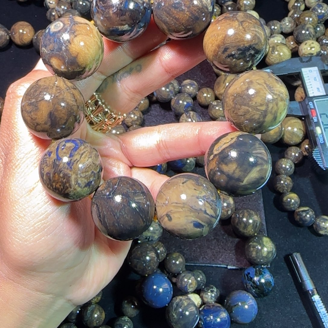 琥珀未镶嵌裸石琥珀