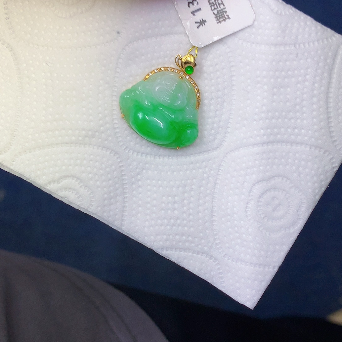 翡翠18K金镶嵌颈饰