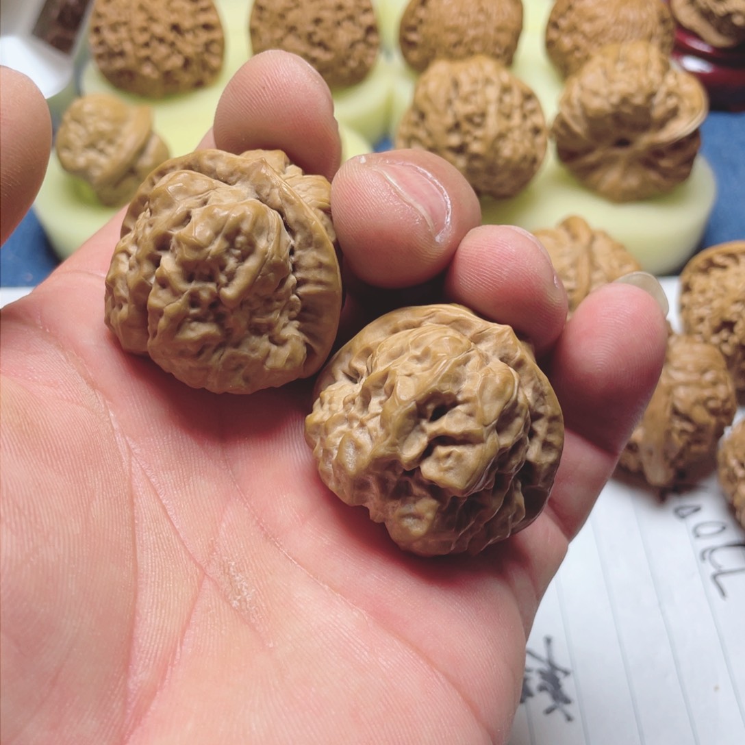 文玩核桃把件胡**叔蛤蟆头