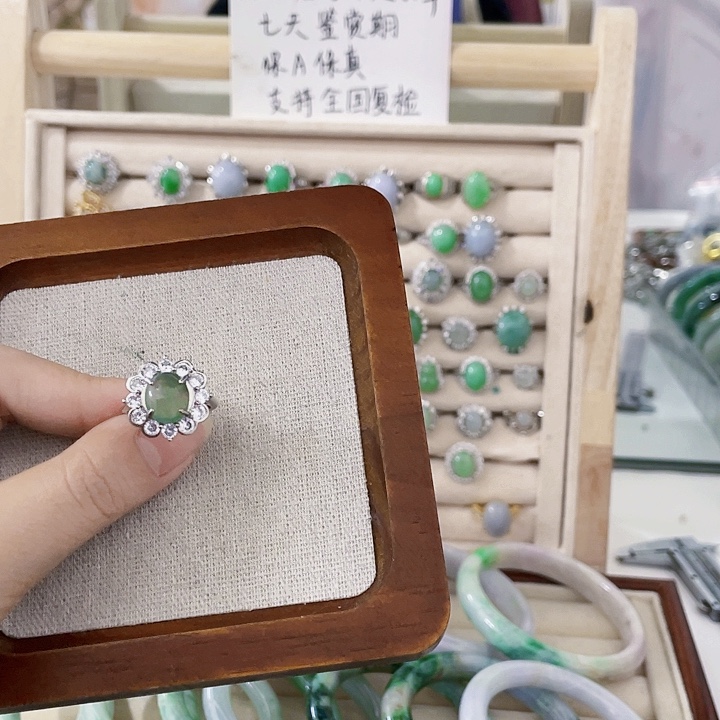 翡翠未镶嵌颈饰天然翡翠Ａ货