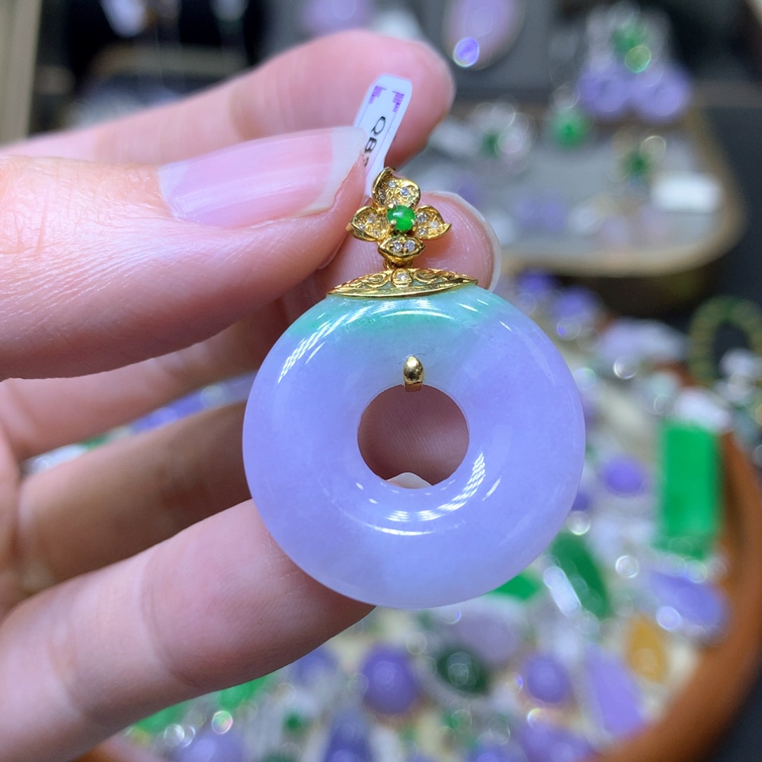 【闪购商品】翡翠颈饰18K金镶嵌翡翠吊坠项链