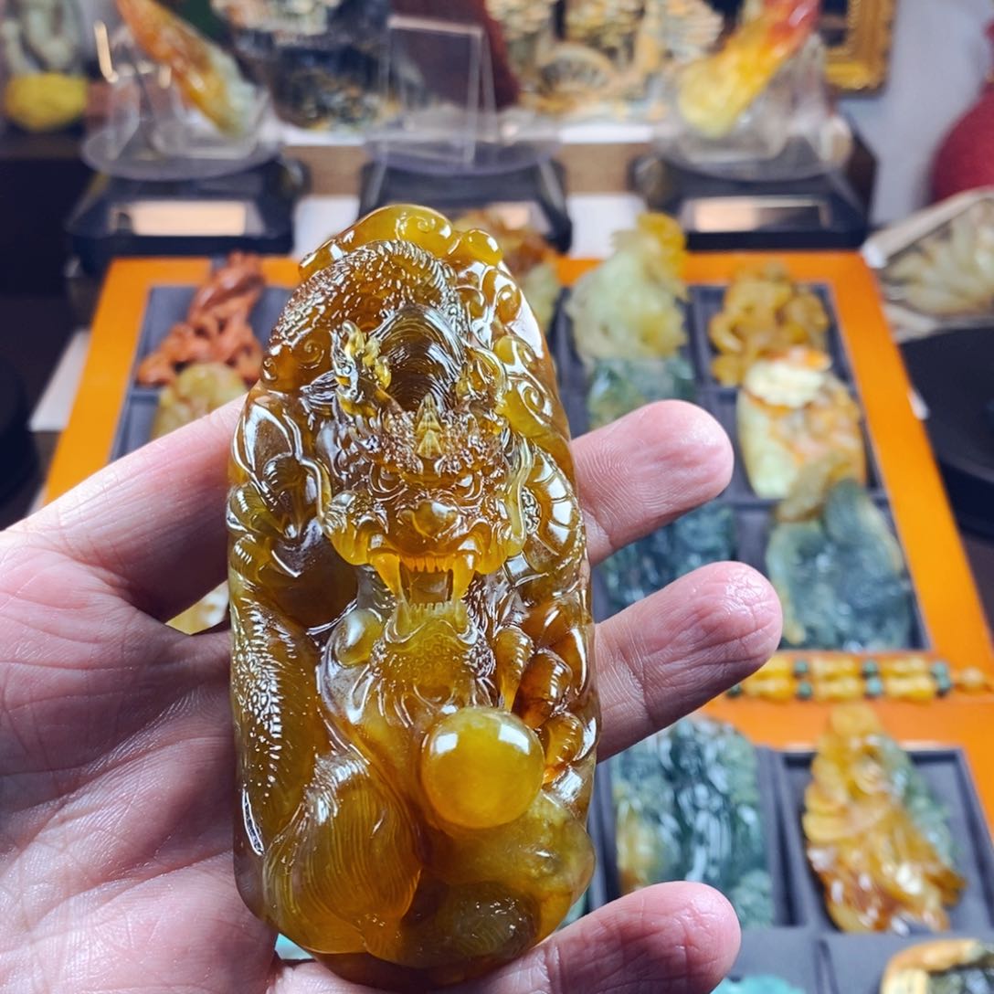 蛇纹石玉颈饰未镶嵌若*