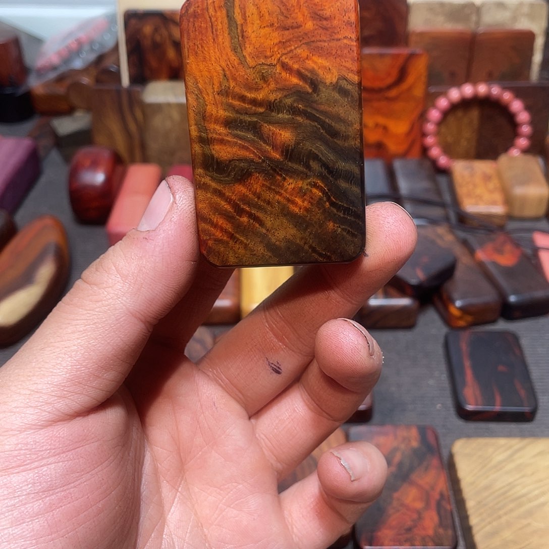 笑***）小叶紫檀大红酸枝111