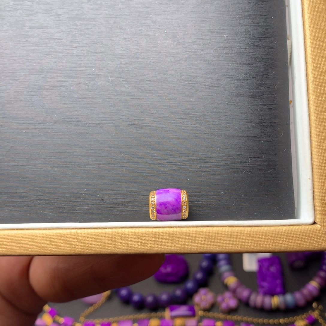 苏纪石（舒俱来）吊坠18K金镶嵌