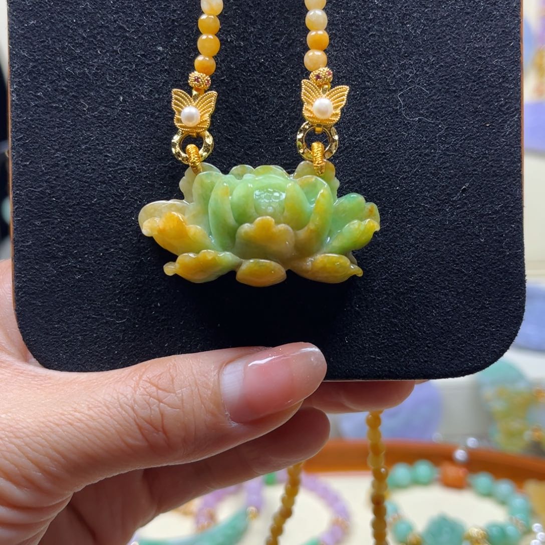 翡翠未镶嵌颈饰天然翡翠