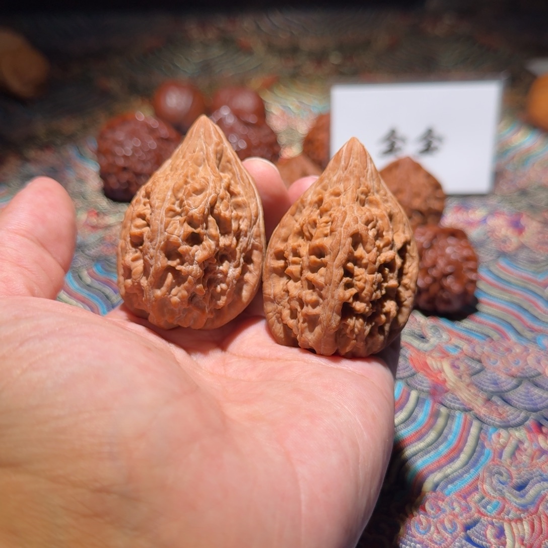 把件核桃541大沽石，尺寸40 43 56
