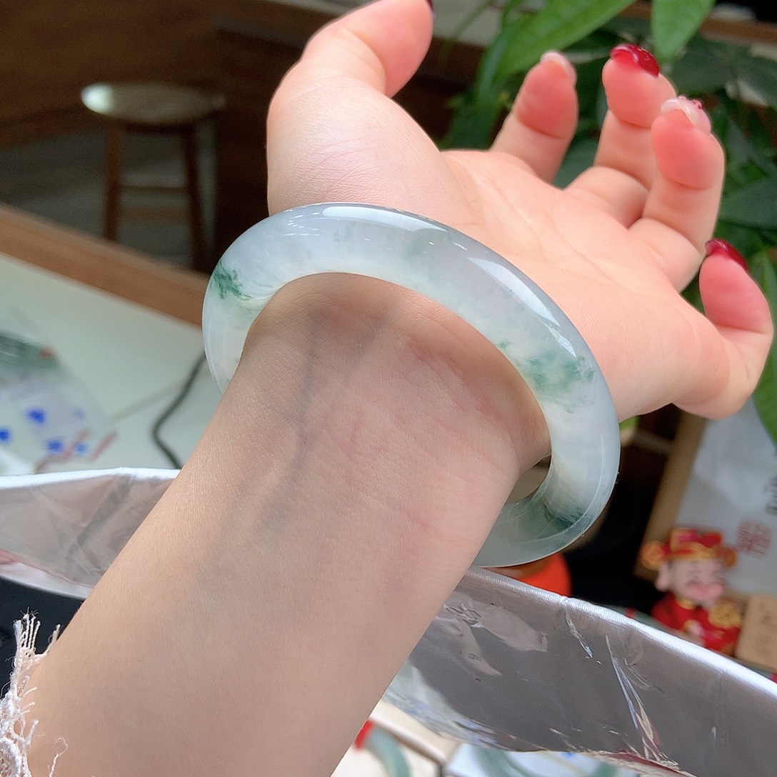 翡翠未镶嵌手镯冰飘花淡雅包容漏16