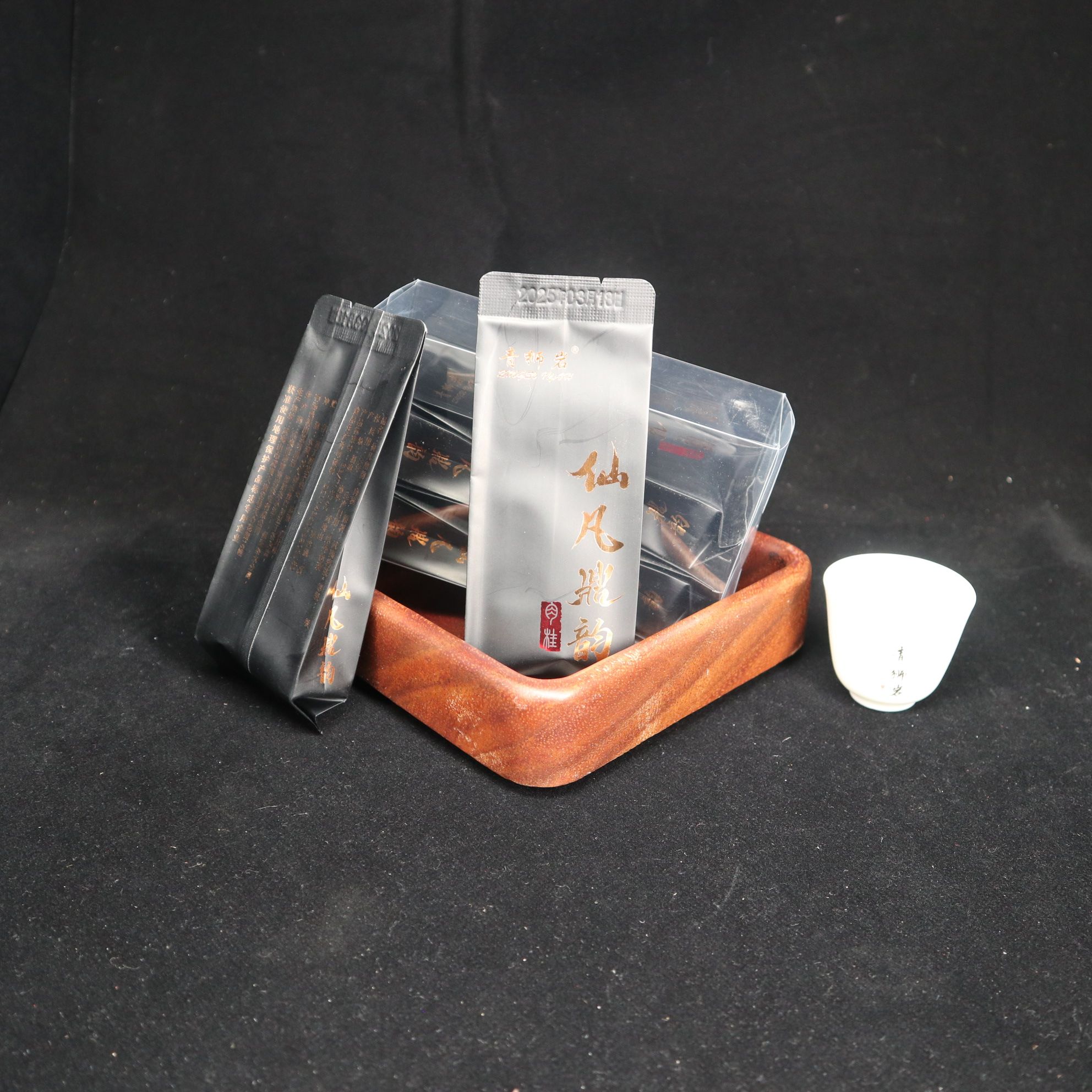 青狮岩仙凡鼎韵肉桂16克/48克品鉴装手工炭焙天心村高端正岩岩茶