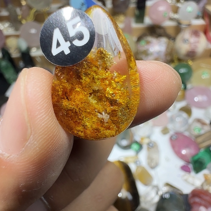 何***雨未镶嵌水晶珠宝半成品打孔