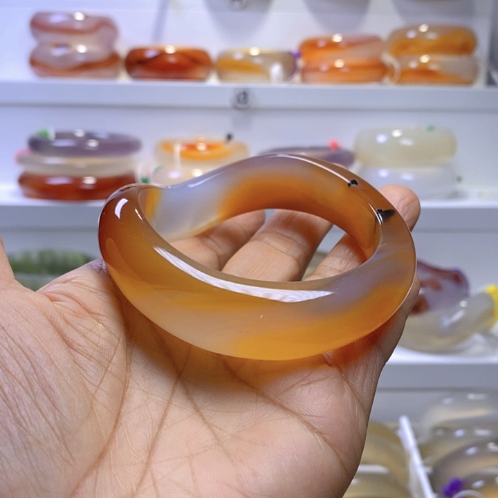 玛瑙/玉髓手镯未镶嵌