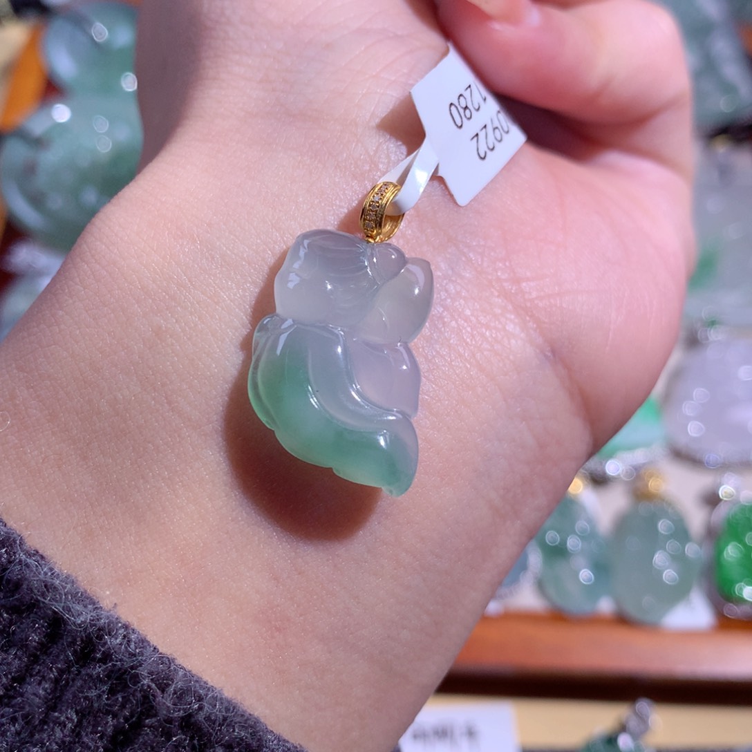 翡翠颈饰18K金镶嵌仙子