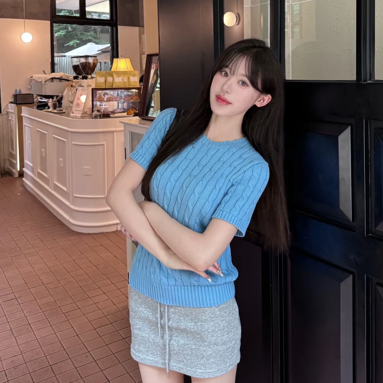 主-《YL》经典时尚圆领套头<净版>针织短袖女款小马刺绣显瘦