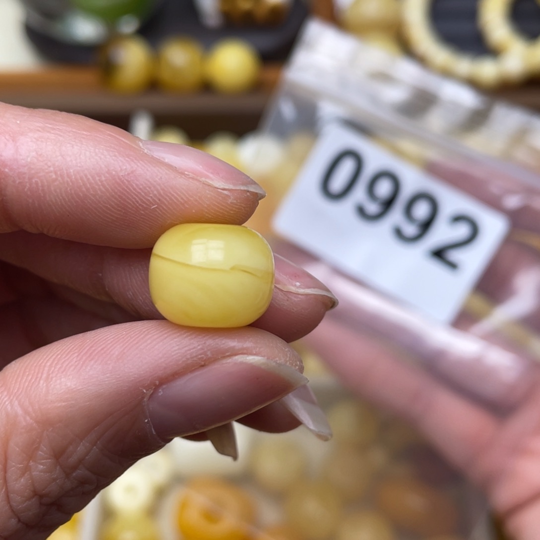 蜜蜡珠宝奇石未镶嵌12.9