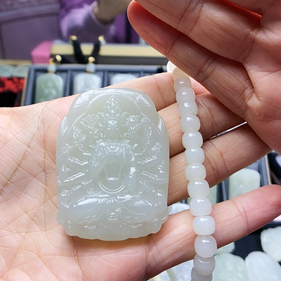 和田玉颈饰未镶嵌柒***捌