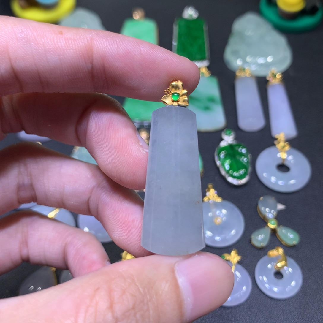 吊坠(不含链)18K金镶嵌翡翠