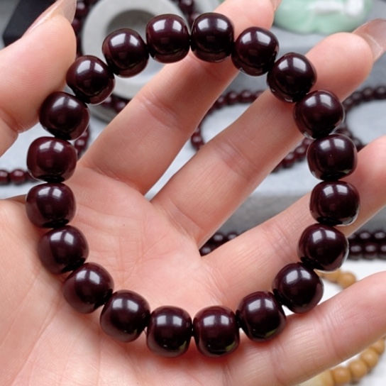 胡*猴头关的一个小镇上的