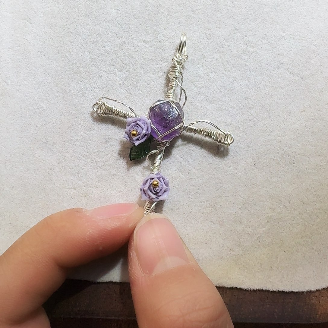 哪***者手工项链白色的吊坠