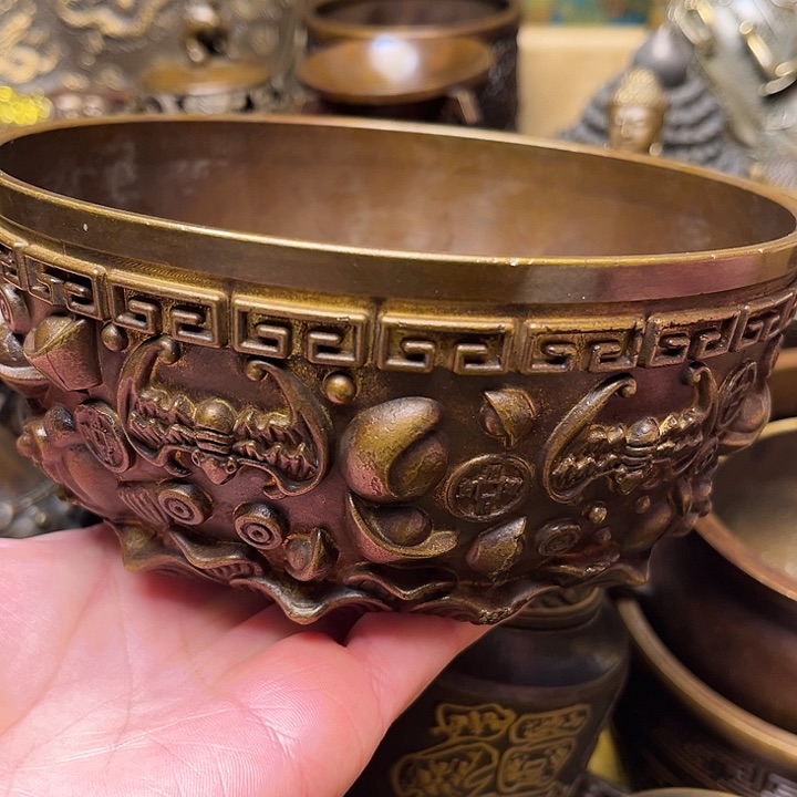 精美铜器批发档口