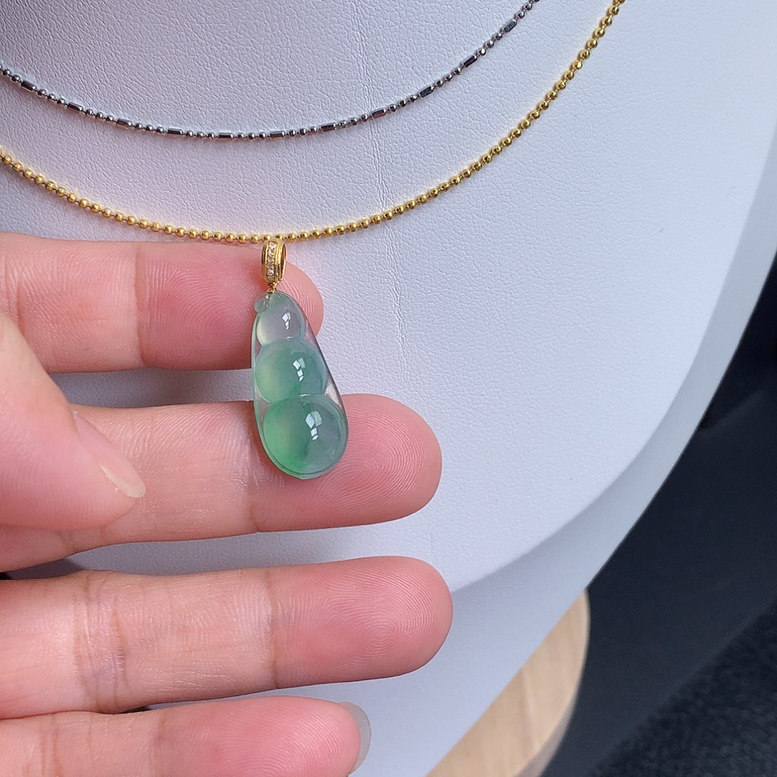 翡翠裸石18K金镶嵌缅甸天然A货翡翠冰种豆子