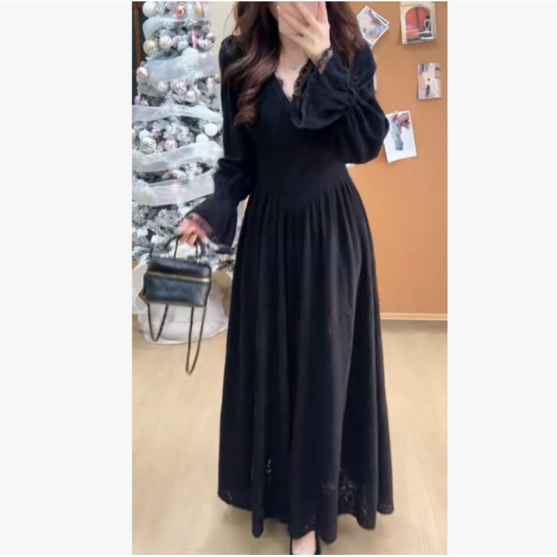 秋冬2025法式V领气质高级感蕾丝收腰显瘦连衣裙女