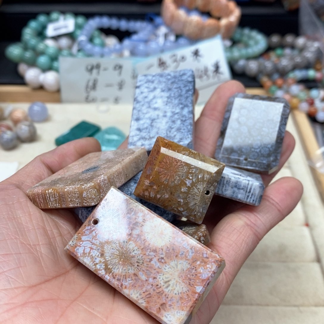 硅化珊瑚（珊瑚玉）手链未镶嵌我***肉077