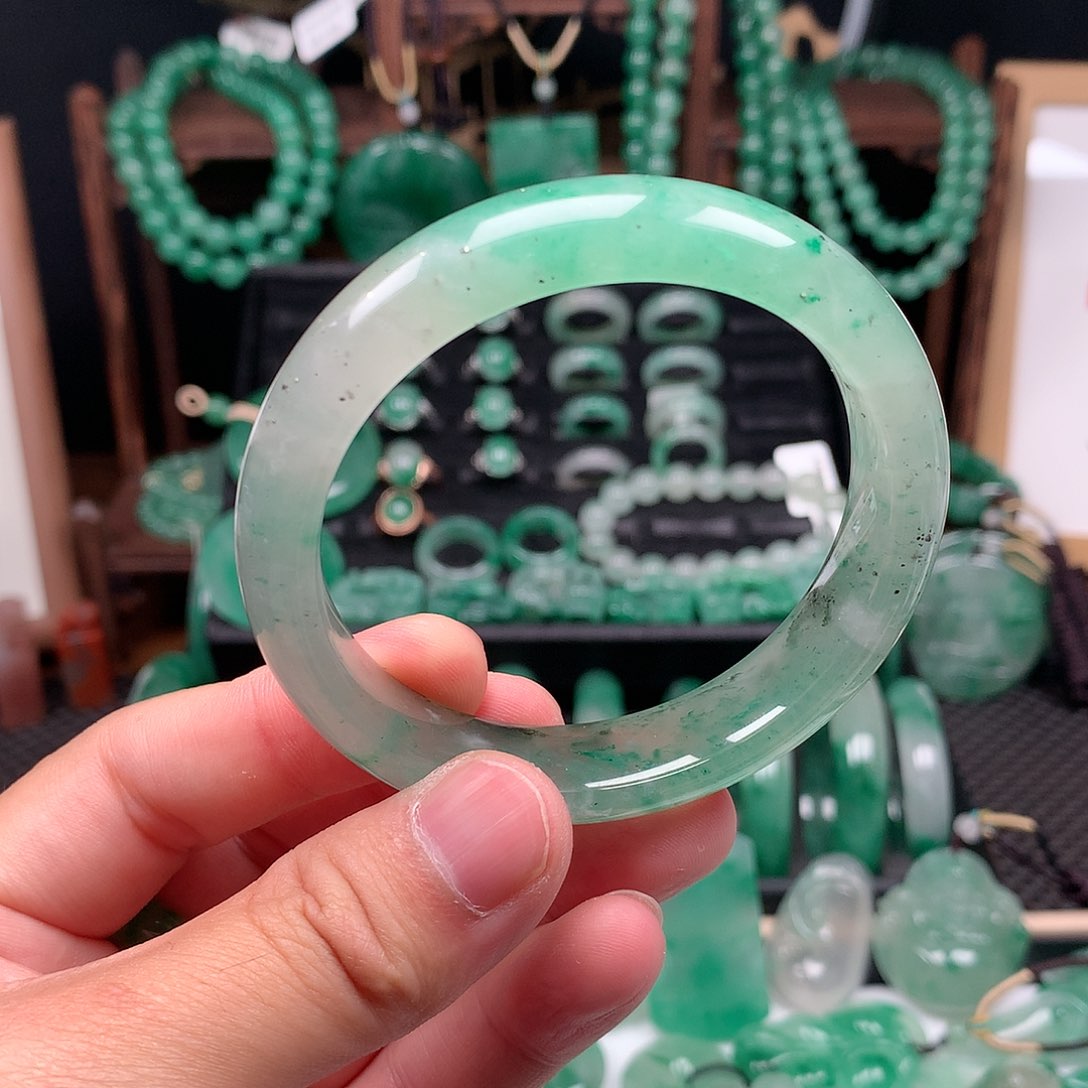 石英质玉手镯未镶嵌圈口58.2