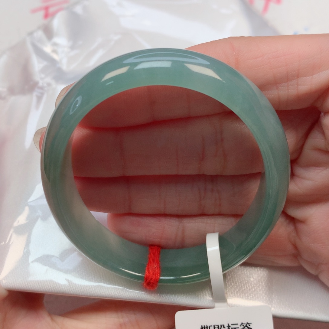 翡翠手镯未镶嵌53.4贵妃 油青底