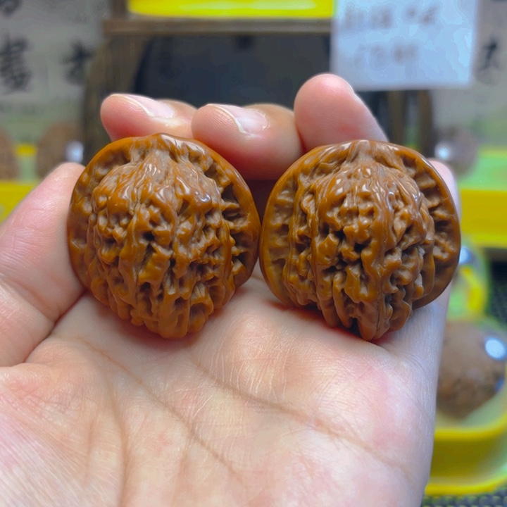 文玩核桃吊坠四座