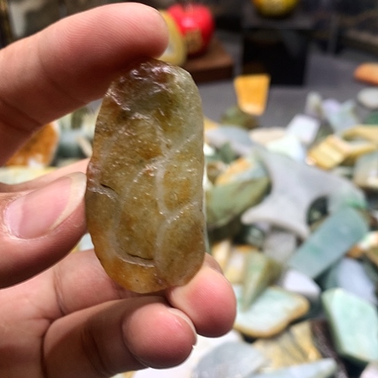 翡翠耳饰未镶嵌翡翠