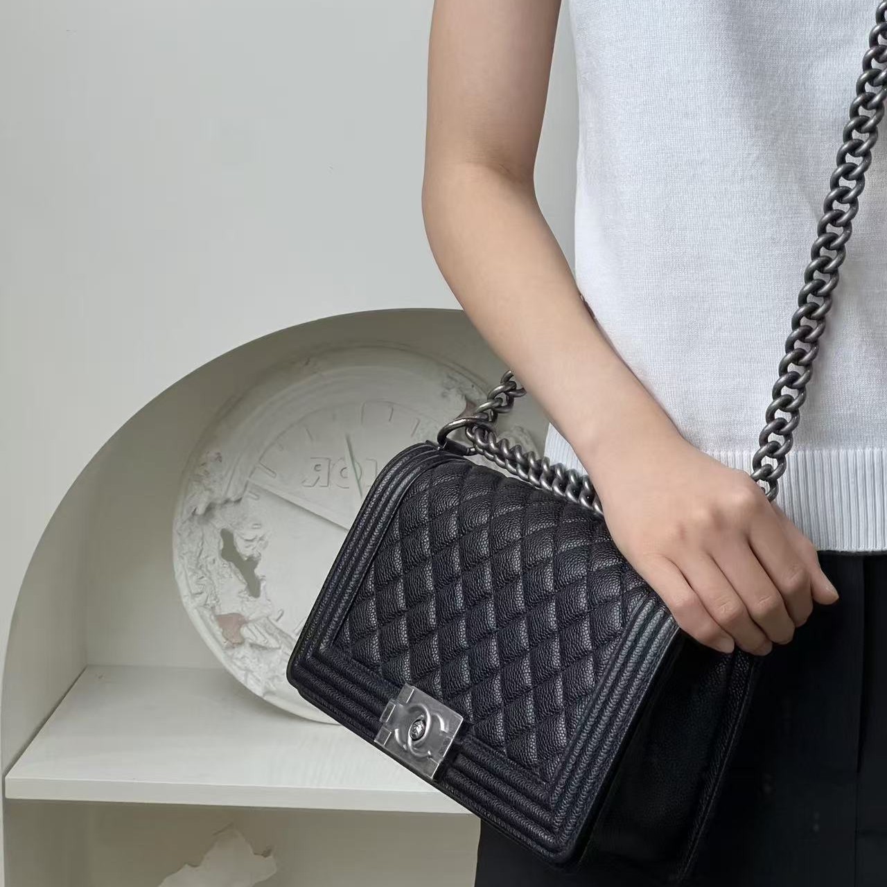 95新 Chanel/香奈儿 leboy中号黑银荔枝牛单肩包/甄选