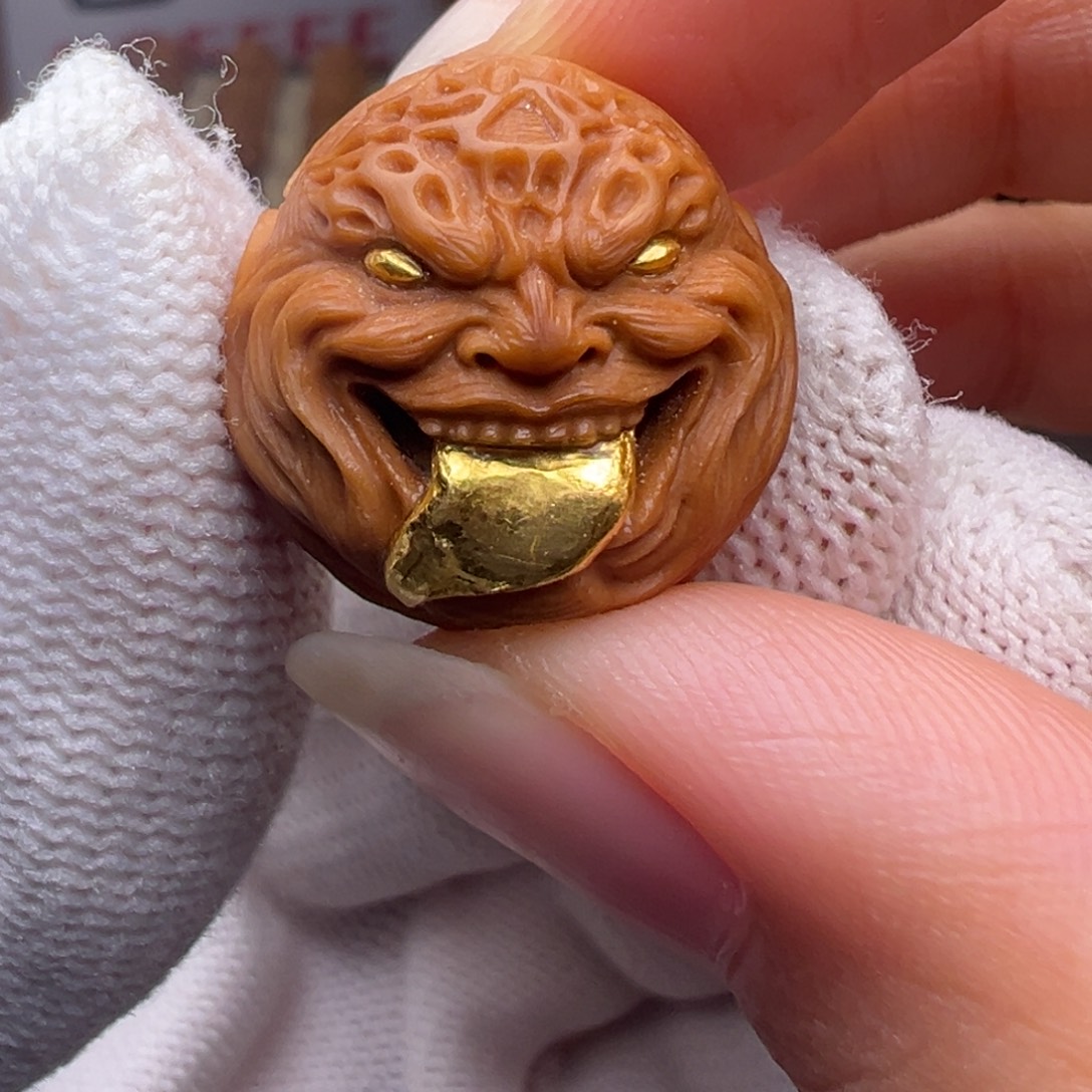 把件猴头核桃精修镶嵌金舔僧全品有正常封口线