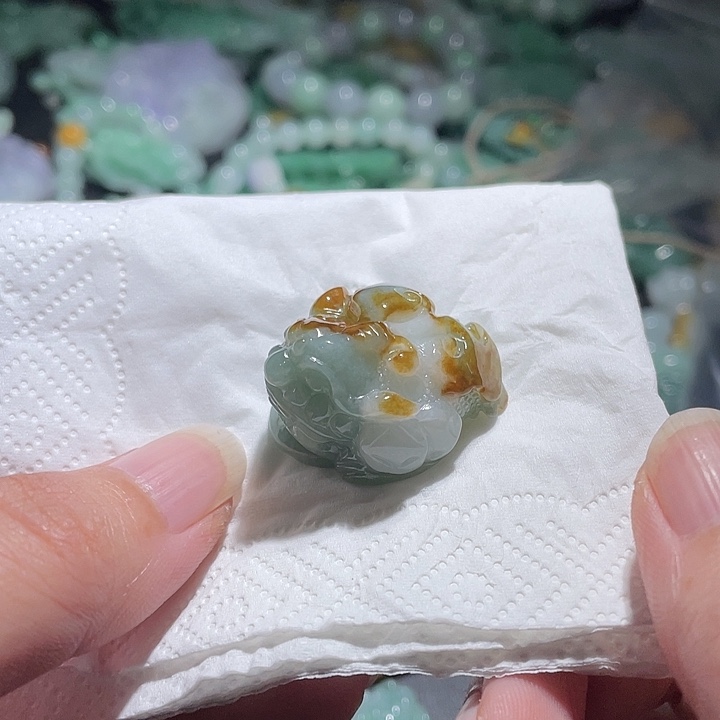颈饰未镶嵌翡翠天