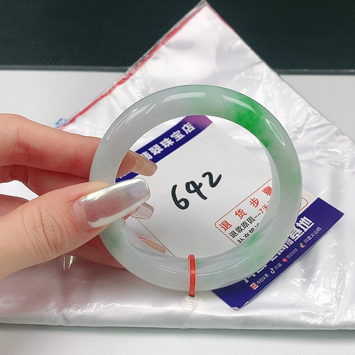 翡翠未镶嵌手镯翡翠手镯