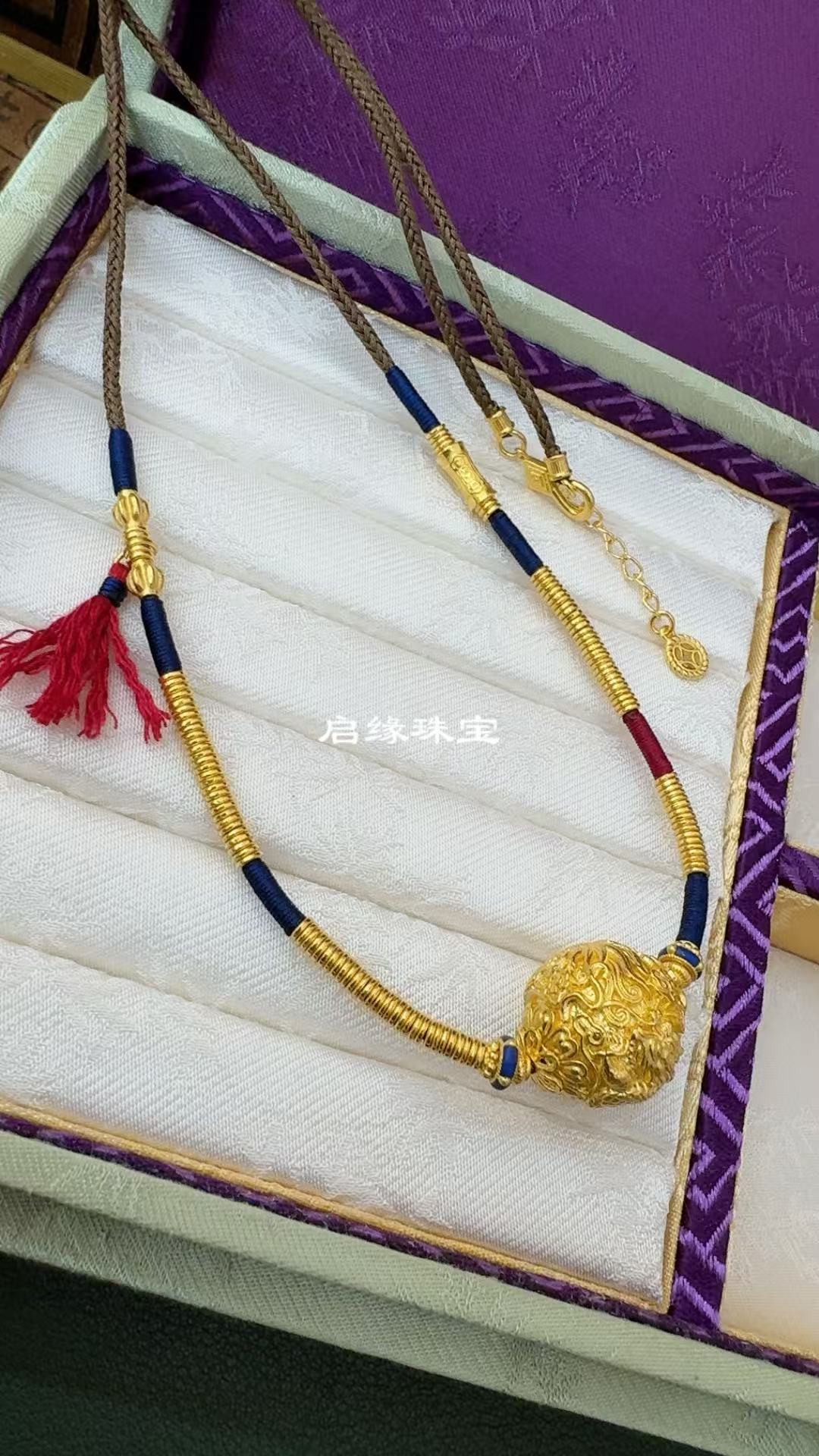足金錾刻龙珠项链