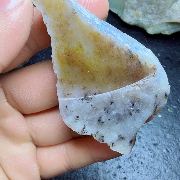 未镶嵌和田玉（糖玉）珠宝奇石