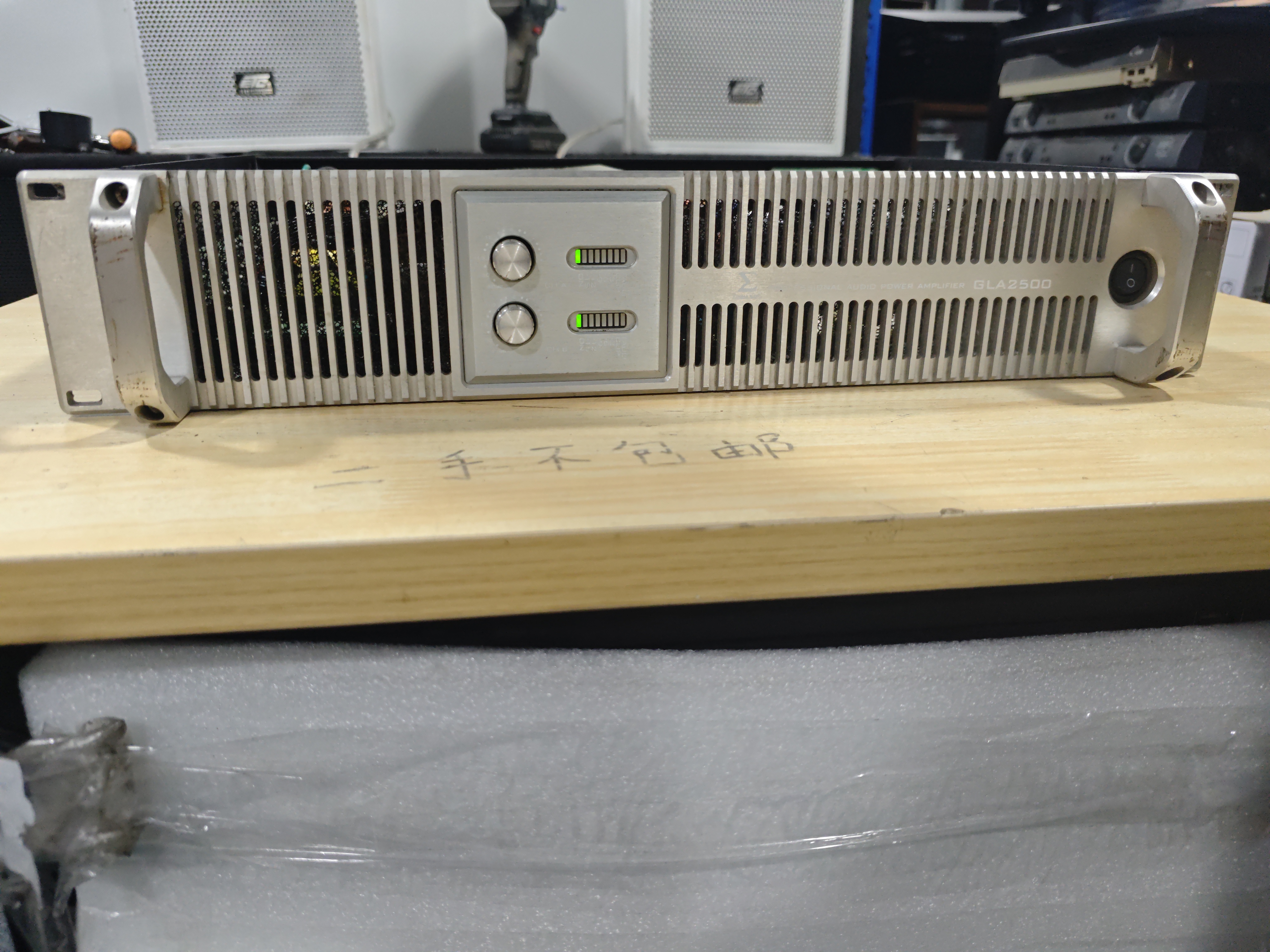 8新  二手GLA2500功放，不包邮不支持无理由退货