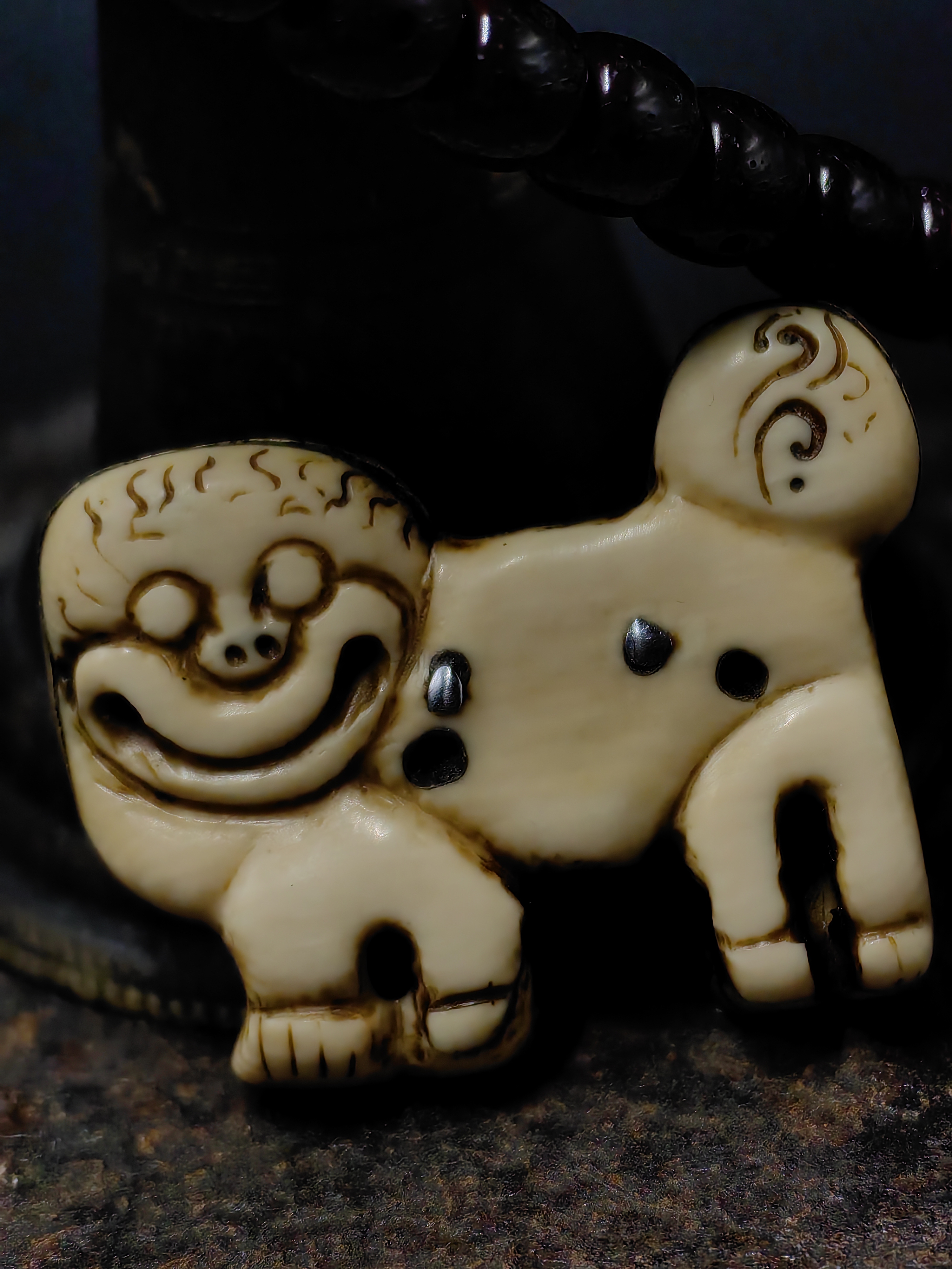 非金属珐琅吊坠 老高白托甲合铸雪狮