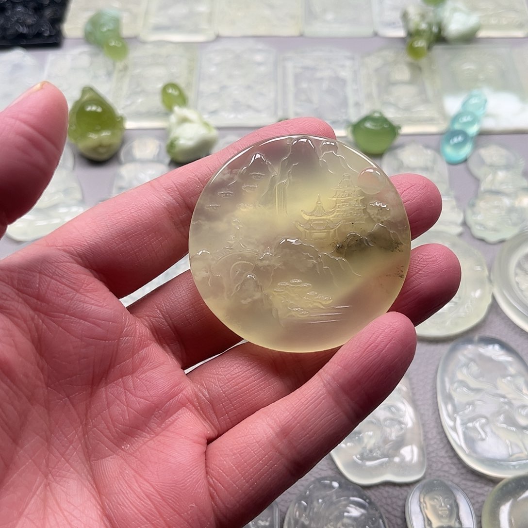 蛇纹石玉颈饰未镶嵌