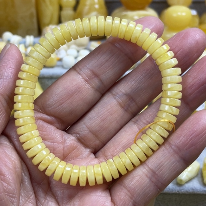 蜗***时蜜蜡未镶嵌裸石71