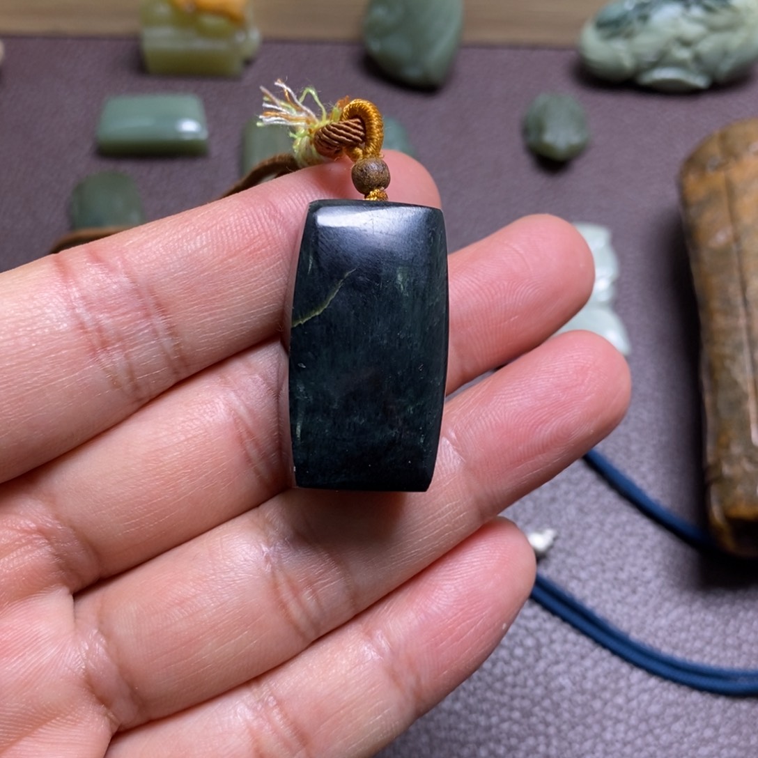 岫岩河磨玉（透闪石质玉）无未镶嵌