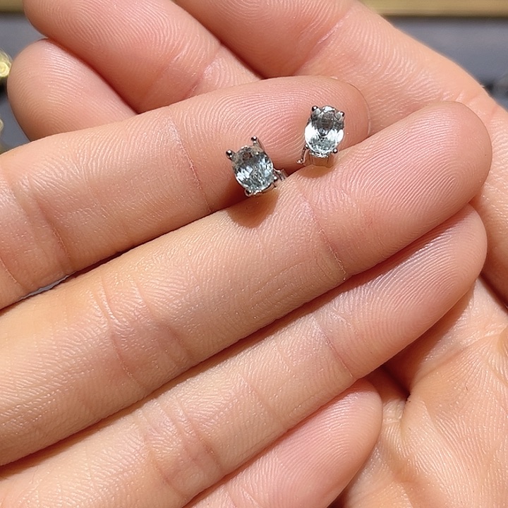 海蓝宝石耳钉银S925镶嵌11111